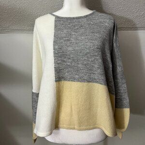 NWT Olivaceous Colorblock Sweater - Size Medium - Oversized Style